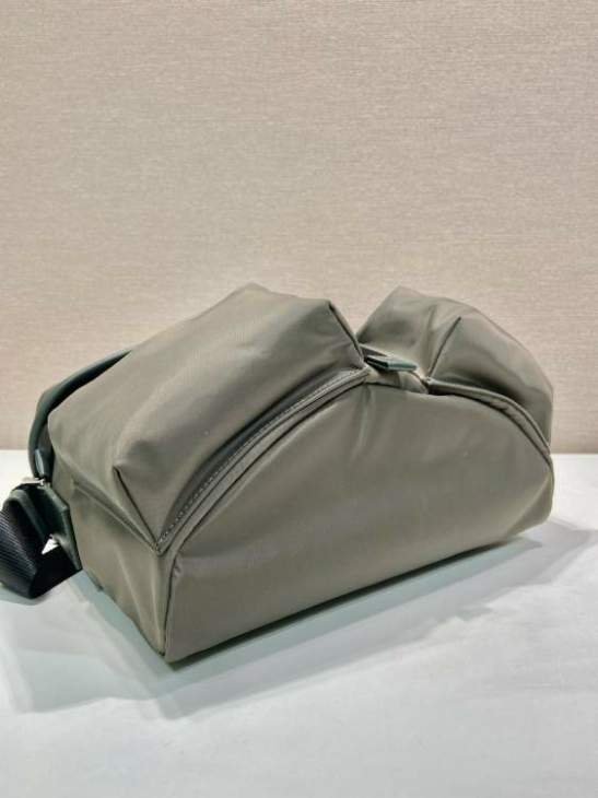 Picture of Prada Handbags _SKUfw207740899fw